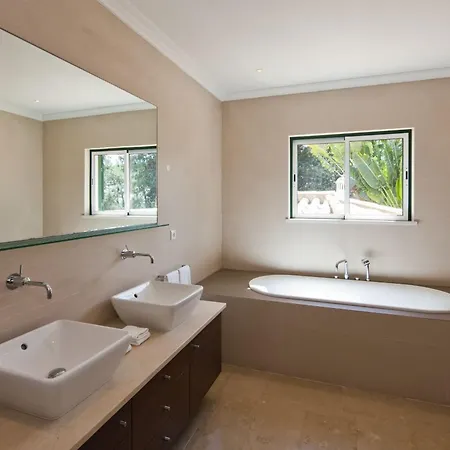 Amazing 2 With Pool By Homing Villa